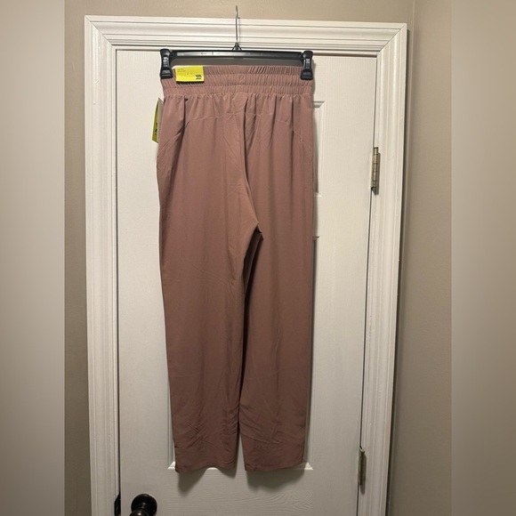 All in Motion Women's High Waisted Woven Pants - Picture 2 of 4